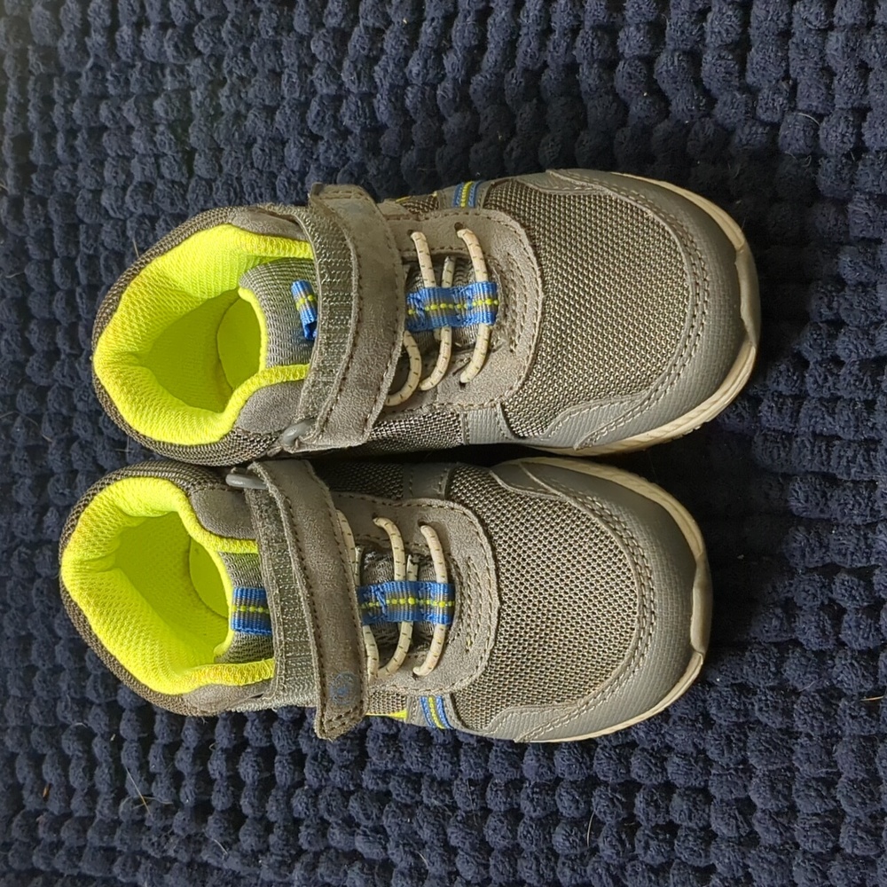 Stride Rite 360 high top sneaker
